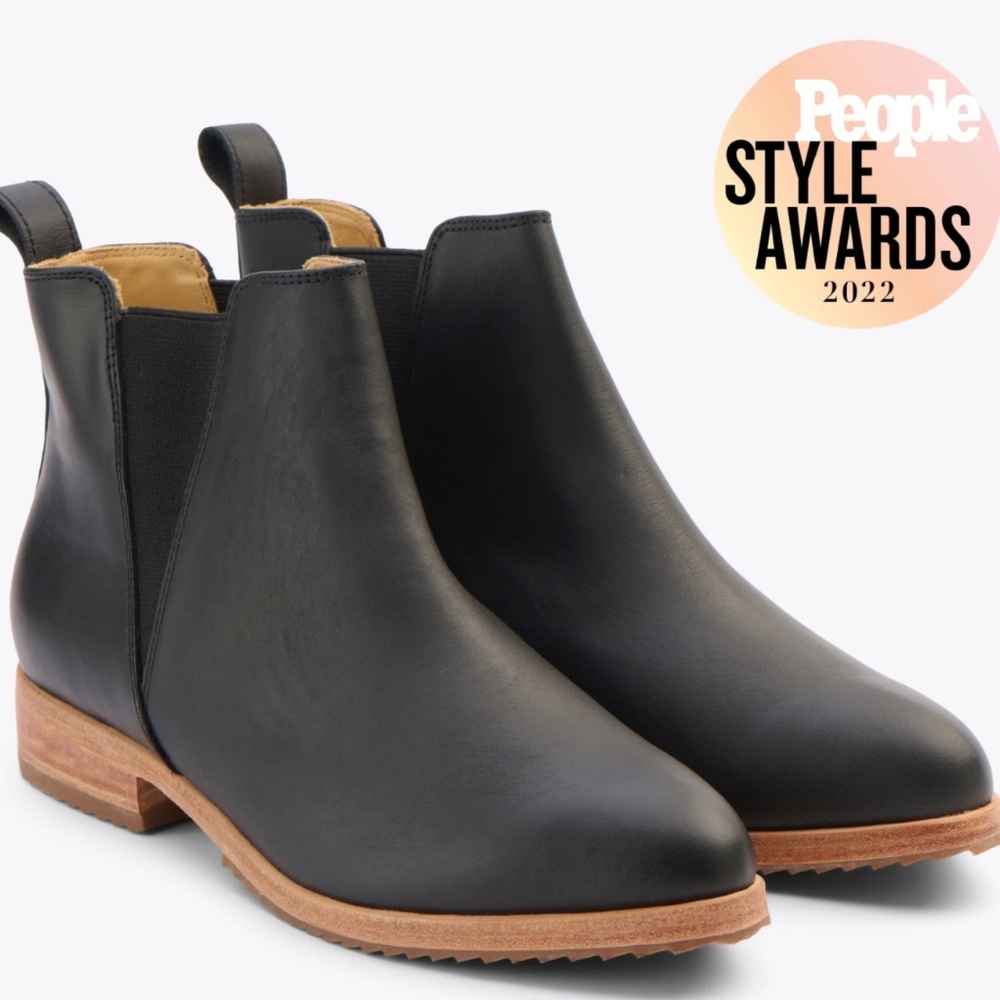 COPY - NISOLO Everyday Chelsea Boot Leather Womens Black size 7 worn only once